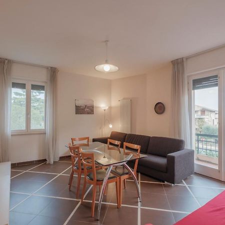 Aura Home Sirmione - 2 Bedrooms Apartment ภายนอก รูปภาพ