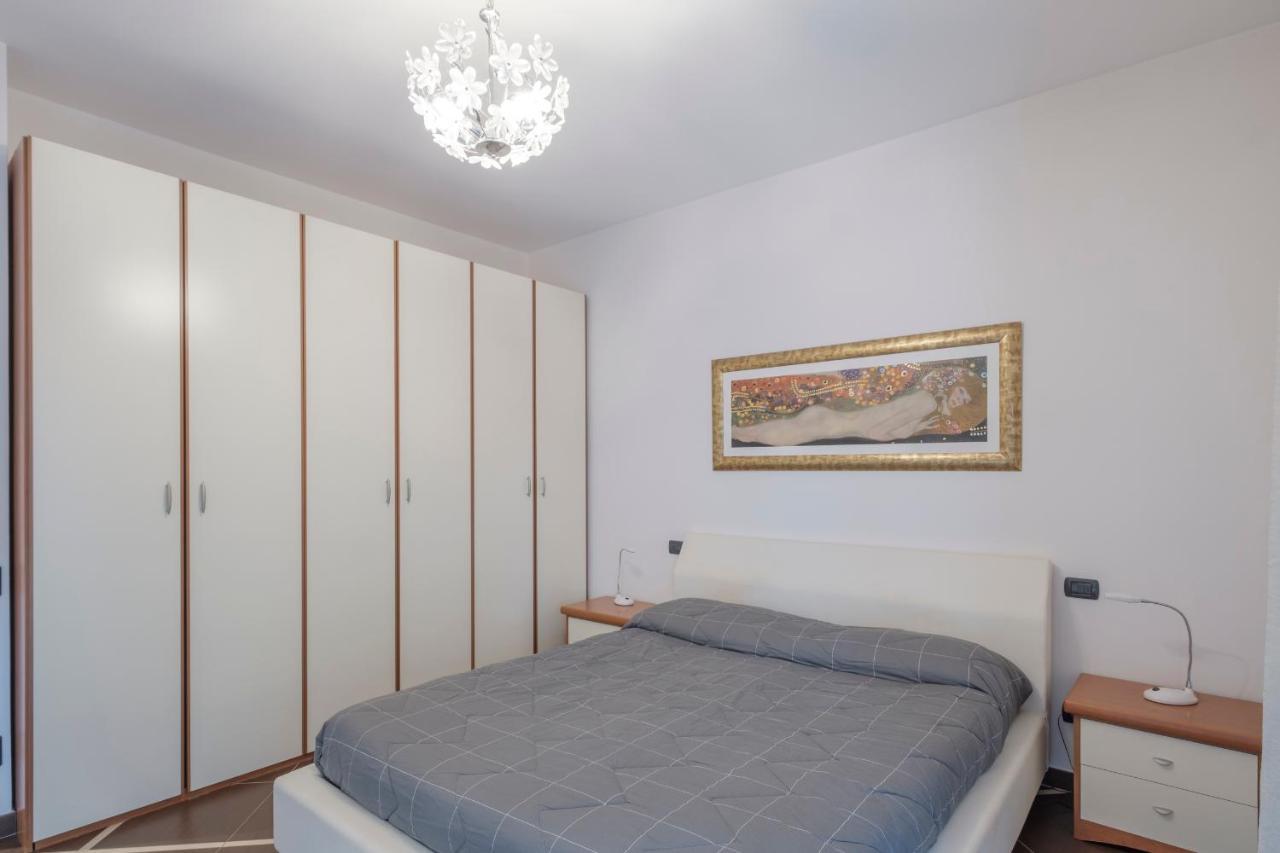 Aura Home Sirmione - 2 Bedrooms Apartment ภายนอก รูปภาพ