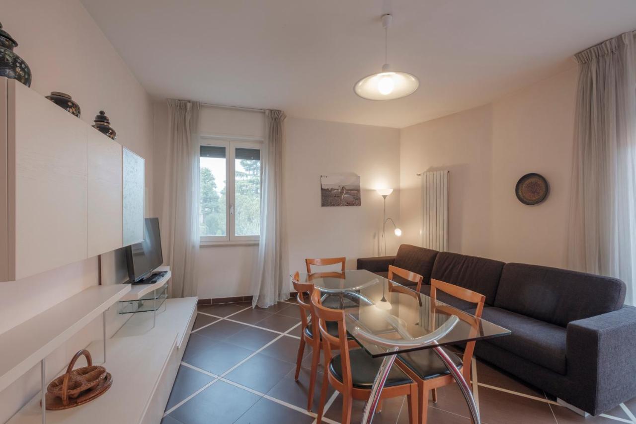 Aura Home Sirmione - 2 Bedrooms Apartment ภายนอก รูปภาพ