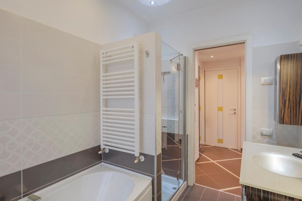 Aura Home Sirmione - 2 Bedrooms Apartment ภายนอก รูปภาพ