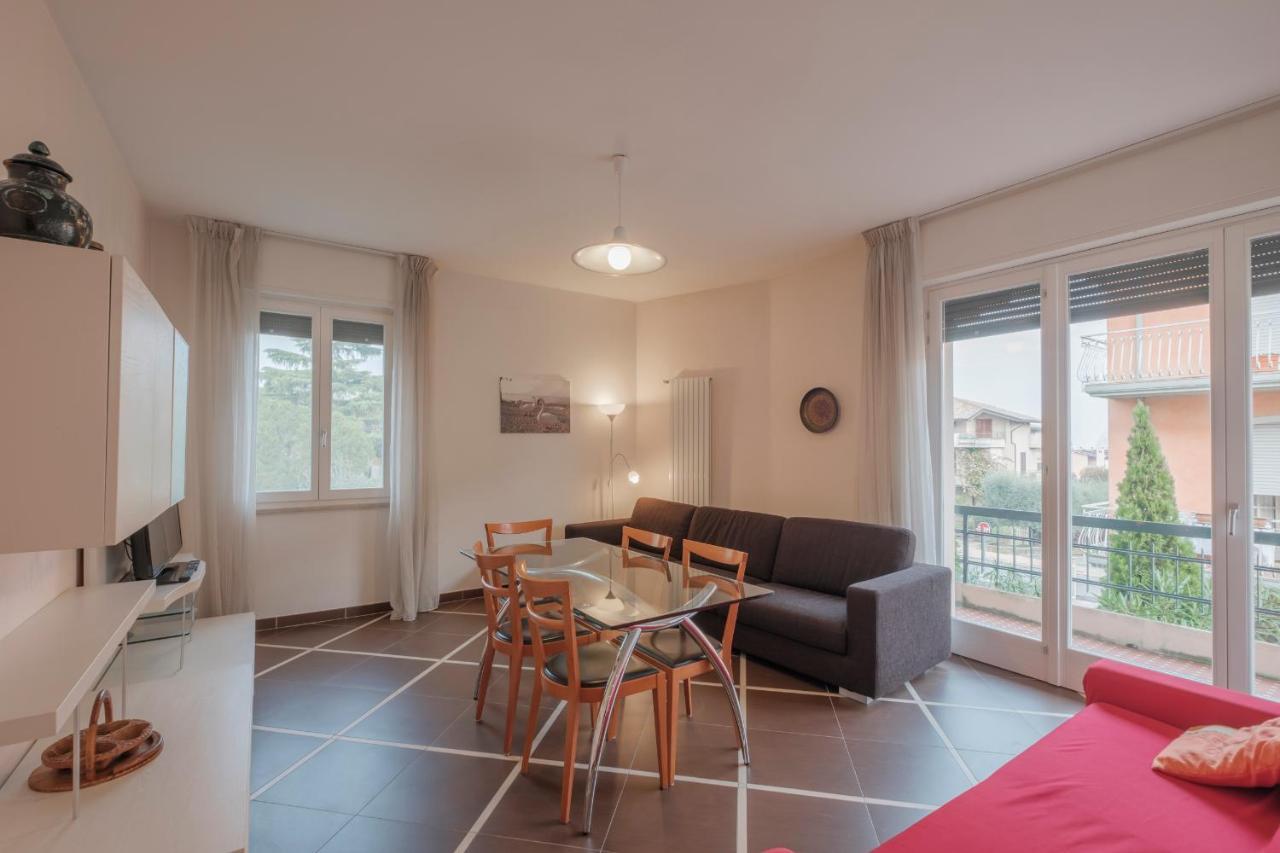 Aura Home Sirmione - 2 Bedrooms Apartment ภายนอก รูปภาพ