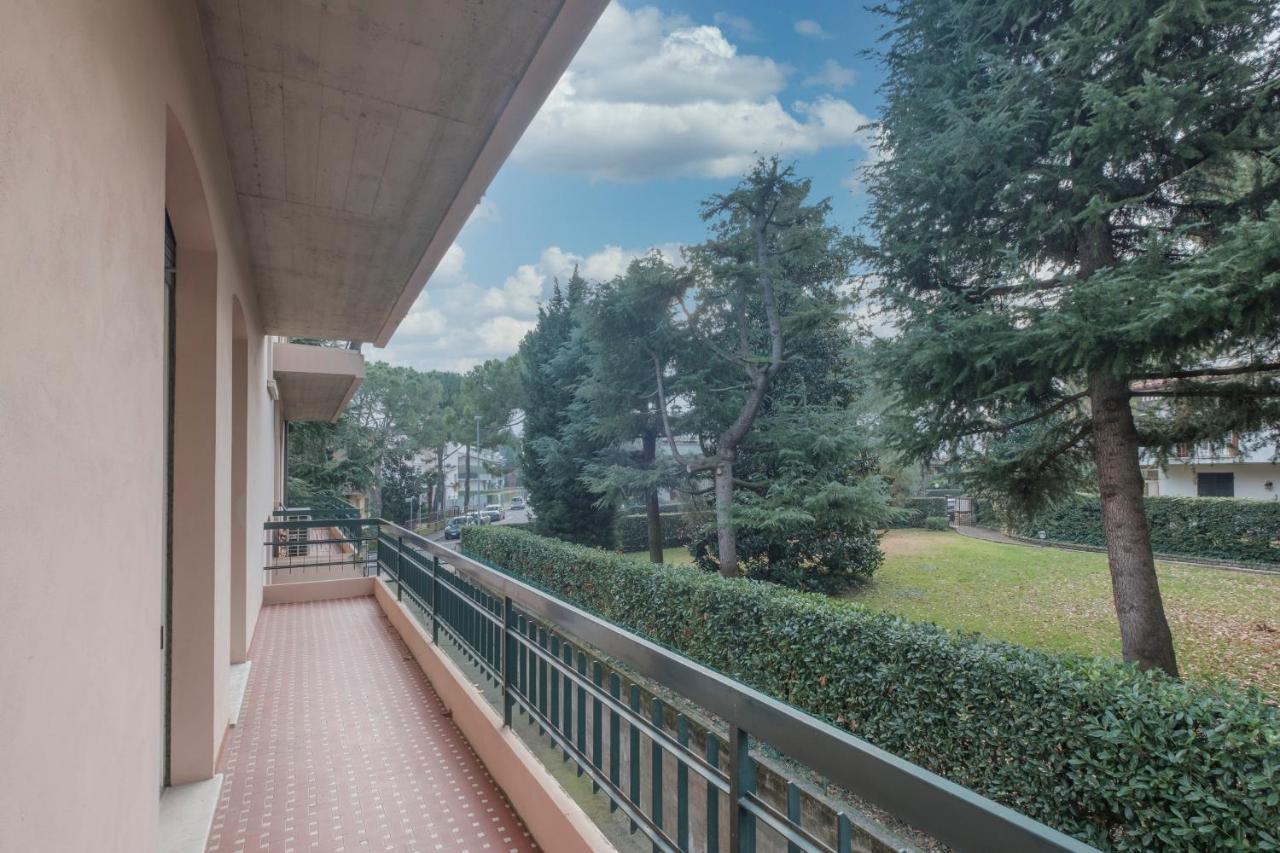 Aura Home Sirmione - 2 Bedrooms Apartment ภายนอก รูปภาพ